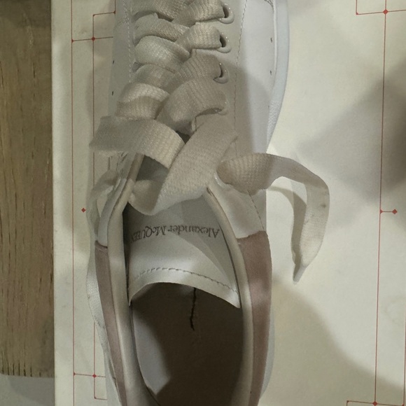 Alexander Mcqueens - Picture 4 of 10